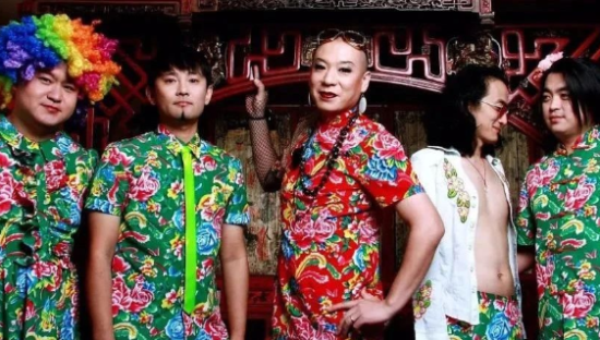 Supreme出新品，网友：是赵四和刘能设计的吗？