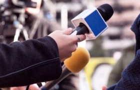 公关总监需要一朵小红花