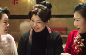 OPPO Reno5引发的爸妈“凡尔赛大赛”