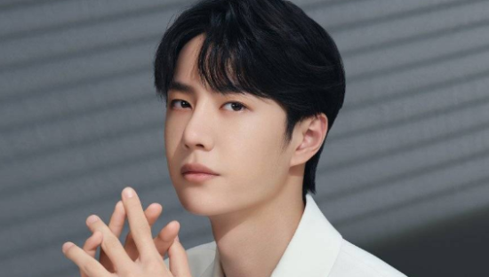 施华洛世奇 x 王一博带来38女神节大片