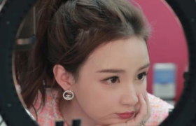 手握33亿生意，火了10年，初代网红雪梨凭什么？