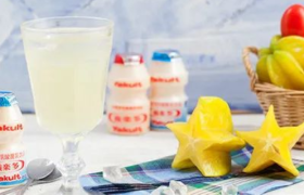 佛系“奇葩”养乐多，一个红瓶闯天下