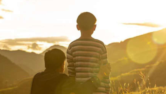 新华网携手 7 大国企带来《我和我的第二故乡》