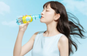 汉口二厂推出口服玻尿酸气泡水，征战口服美容赛道