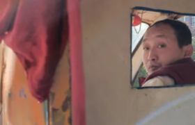 荣耀手机在微博办了一场摄影展，并为每件作品赋诗！