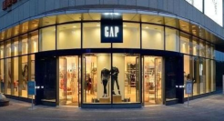 快时尚巨头Gap，大败退！