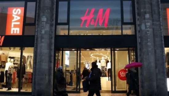 HM、耐克、优衣库们“作死”之际，国货崛起之时