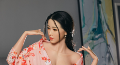 “小米价格，苹果品质”，春水堂掘金百亿硅胶娃娃市场