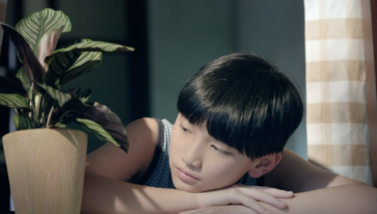 网易有道拍了支广告，为“左撇子”正名