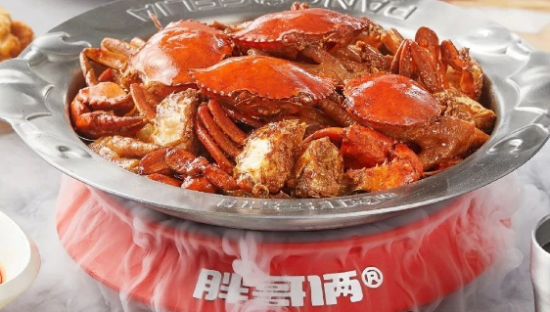 叫嚣“新鲜”的胖哥俩，偷偷卖起了隔夜死蟹…