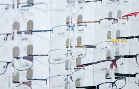 顾客喊贵，商家喊难，一副眼镜的钱究竟是谁赚了？