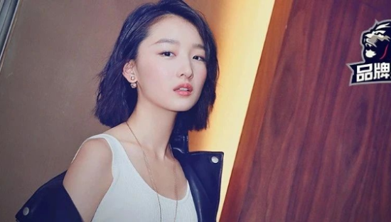 “广告女王”周冬雨又现1.08亿天价片酬，“清纯人设”要崩了？