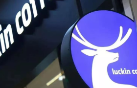 瑞幸调头，重回牌桌