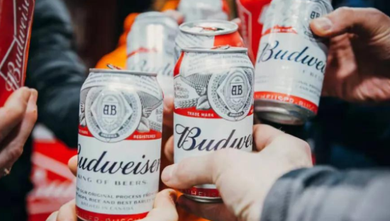 市值蒸发千亿港元！百威的“高端啤酒”牢笼
