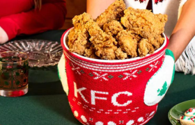 热量超标，肯德基圣诞推出“炸鸡桶毛衣”