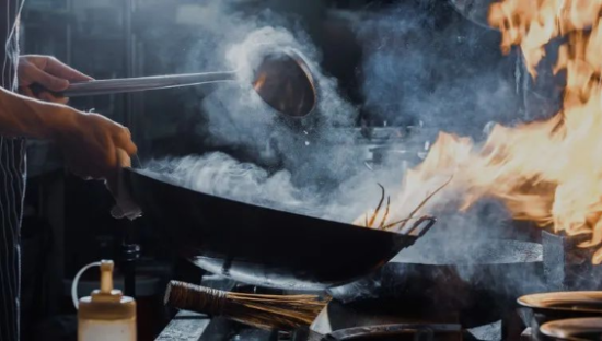 餐饮上市潮来了，“老乡鸡们”能否避开海底捞的困境？