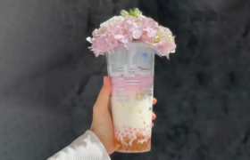 一天能卖1200+杯！走红上海的“鲜花奶茶”太适合出爆款了