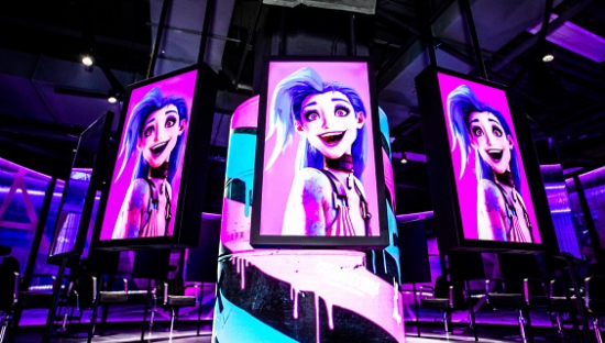 英雄联盟手游金克丝跨界小红书：玩，可不是闹着玩