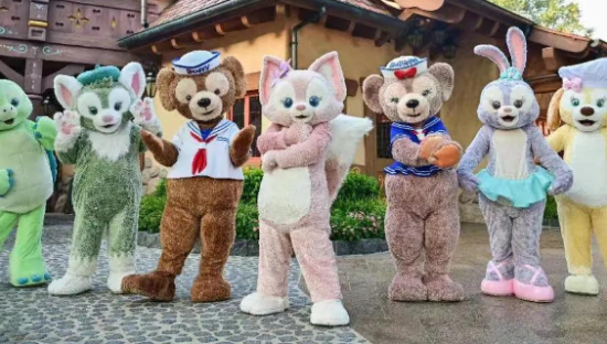 玲娜贝儿土味圣诞装，是营销？