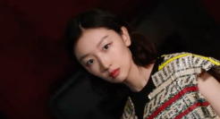 LV 官宣周冬雨成为品牌代言人