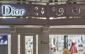 6400元一件的T恤质量不过关？这家奢侈品巨头活该被罚