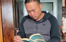 500万不卖！张同学一夜涨粉1500万不想变现？