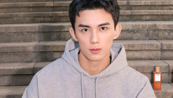 吴磊成为LOEWE罗意威香氛首位品牌大使