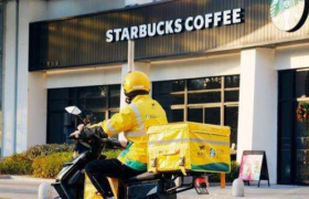 美团“接单”星巴克，定制化需求开启外卖新战役