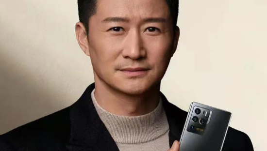 “吴京代言中兴手机”喜提热搜，网友炸锅了