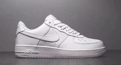 罗永浩告别直播圈，居然卖起了 “山寨” 耐克？