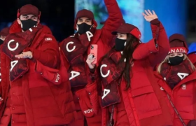 加拿大没穿加拿大鹅，我当场笑出了鹅声！