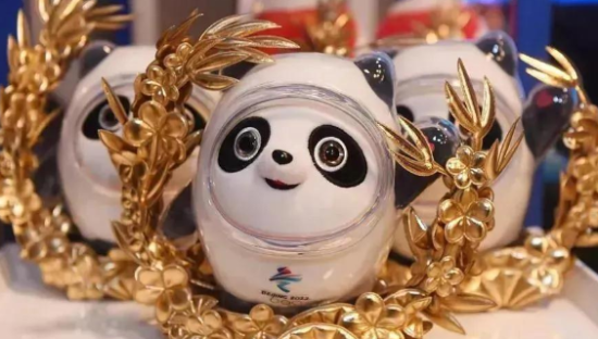 冬奥会顶流冰墩墩，网友：2秒没，根本抢不到！