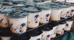 网红奶茶竟然开出了7000家山寨店，喝到正版全凭运气？