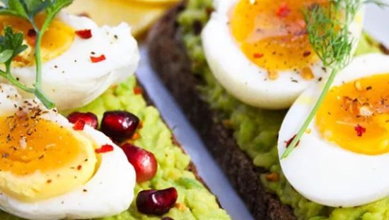 走上轻食老路的代餐，遭遇双重阻击的ffit8