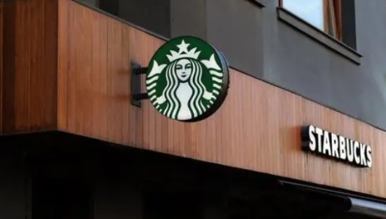 星巴克喝出活蟑螂！碰瓷or塌房？