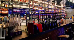 海伦司「逆势扩张」密码：小年轻的生活费，不会降