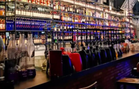 海伦司「逆势扩张」密码：小年轻的生活费，不会降