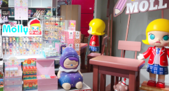 泡泡玛特撕「盲盒」标签