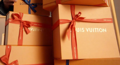 LV卡地亚给客户送菜？这波操作比上海菜价还魔幻……