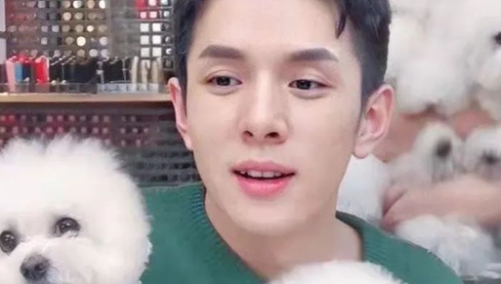 李佳琦，退居二线！