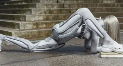 巴黎世家又作妖，看完直接裂开了