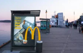 用“垃圾”做海报，麦当劳太会了！
