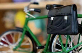 中国邮政出手办，比泡泡玛特还会玩！