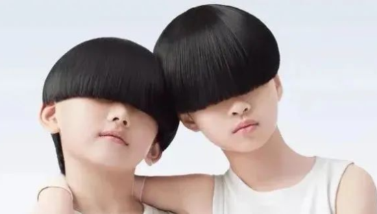 蕉内广告，被指太阴间？