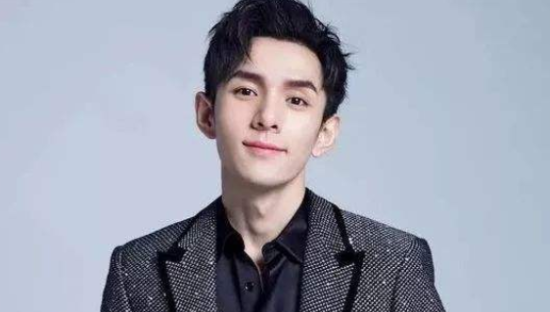 今年618，品牌还是把最低价给了李佳琦