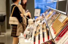 国货美妆结构性转型期，完美日记的变与不变