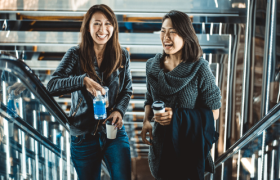 “六一”收割成年人