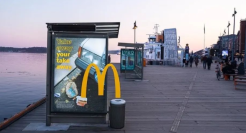 麦当劳新出的“垃圾”海报又叒火了！请问：麦当劳到底是做炸鸡的，还是做设计的？