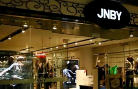 那个万人唾骂的江南布衣，半年净赚4个亿