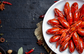 被年轻人冷落的小龙虾，只剩亏钱引流的命？